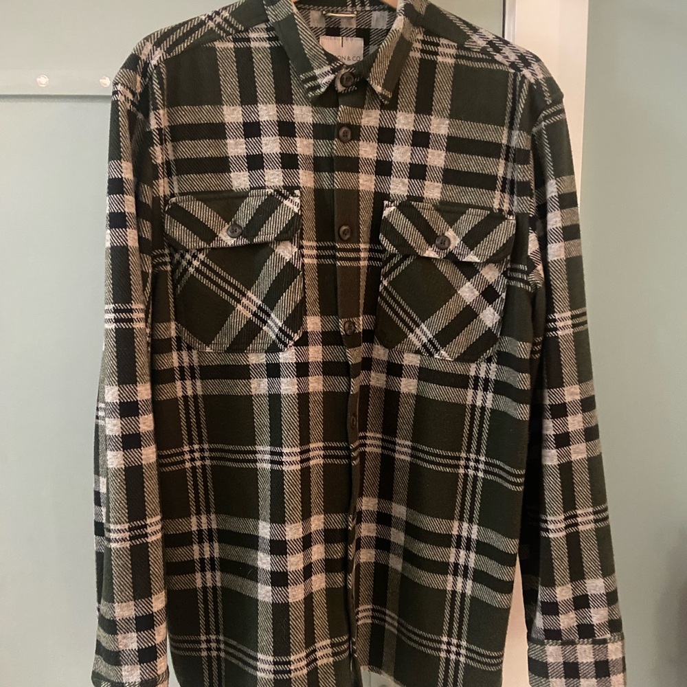 Larsson & Co. Black and Dark Green Plaid Men's Flannel Shirt XL